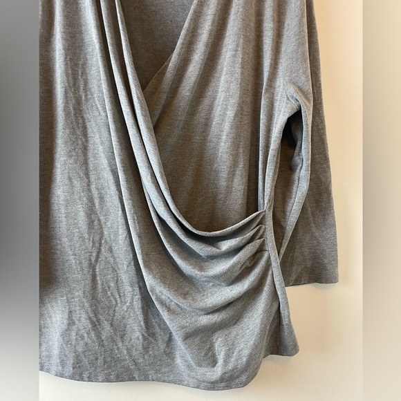 Ann Taylor Grey Wrap Top with 3/4 Sleeves, Size XL, Circa 2010s - Picture 2 of 3